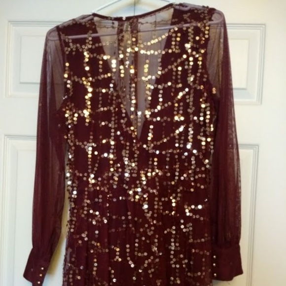 Wine Flowing Sequins Long Sleeves Romper - Picture 5 of 6